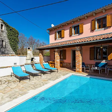 Feriehus In Poljaki With Wifi