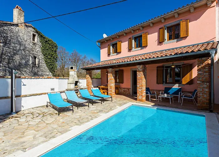 Feriehus In Poljaki With Wifi